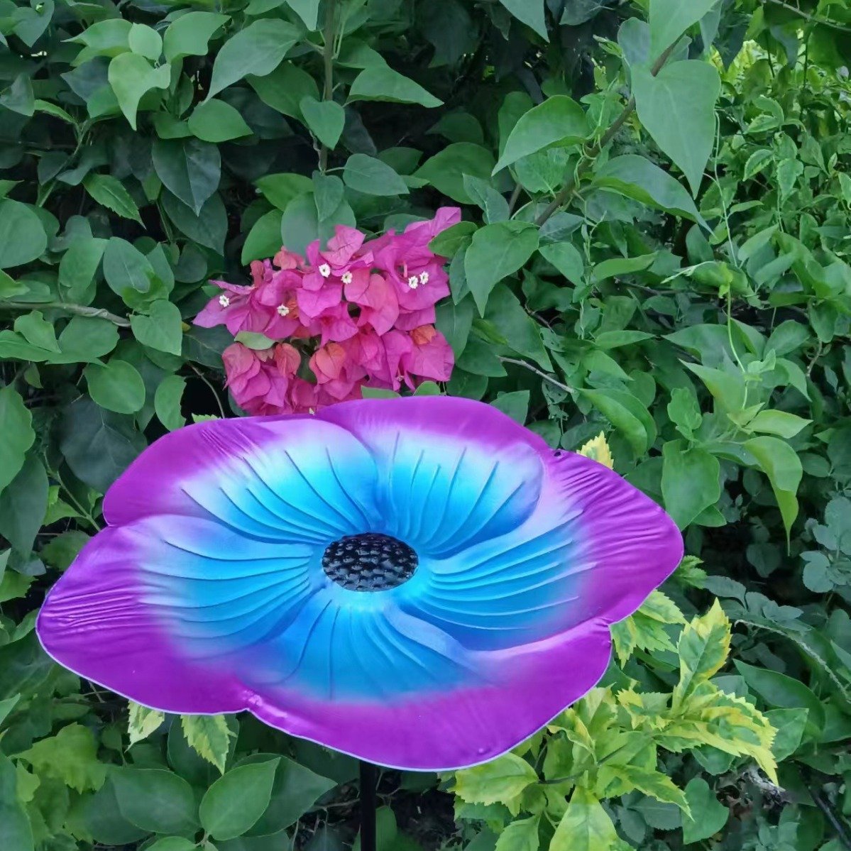 Attract Wild Birds Instantly – Durable 2-in-1 Flower Bird Bath for Every Outdoor Space