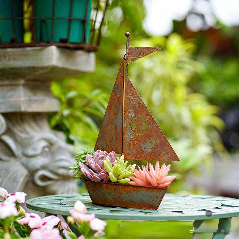 ⏰ NOW! 🌱  𝑹𝒖𝒔𝒕𝒊𝒄 𝑺𝒂𝒊𝒍𝒃𝒐𝒂𝒕 𝑴𝒆𝒕𝒂𝒍 𝑷𝒍𝒂𝒏𝒕𝒆𝒓 - Handcrafted, weather-resistant & perfect for succulents, herbs or flowers – charming garden or shelf decor 🏡