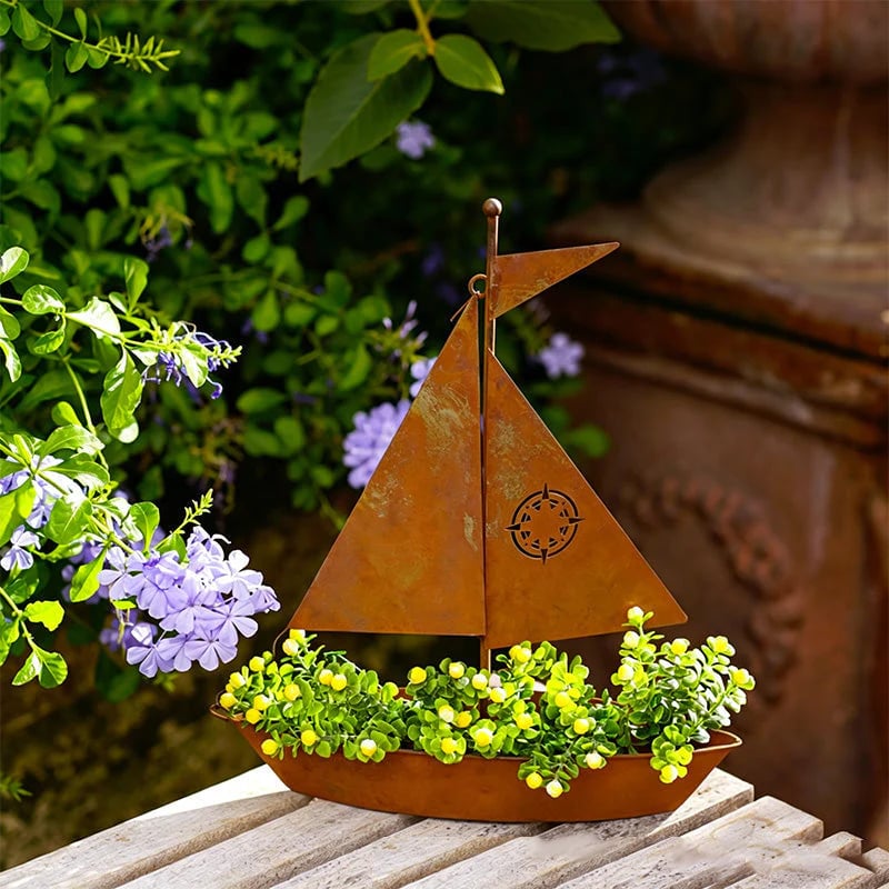 ⏰ NOW! 🌱  𝑹𝒖𝒔𝒕𝒊𝒄 𝑺𝒂𝒊𝒍𝒃𝒐𝒂𝒕 𝑴𝒆𝒕𝒂𝒍 𝑷𝒍𝒂𝒏𝒕𝒆𝒓 - Handcrafted, weather-resistant & perfect for succulents, herbs or flowers – charming garden or shelf decor 🏡